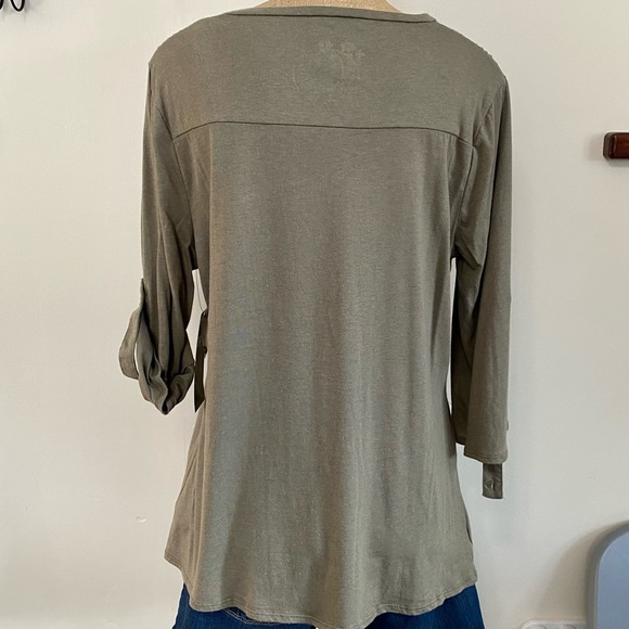 Women's Olive Green 3/4 Sleeve V Neck Soft Cotton Blend Top Size Large NWT - Picture 6 of 8